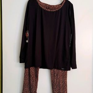 Daisy Fuentes Pajama Set